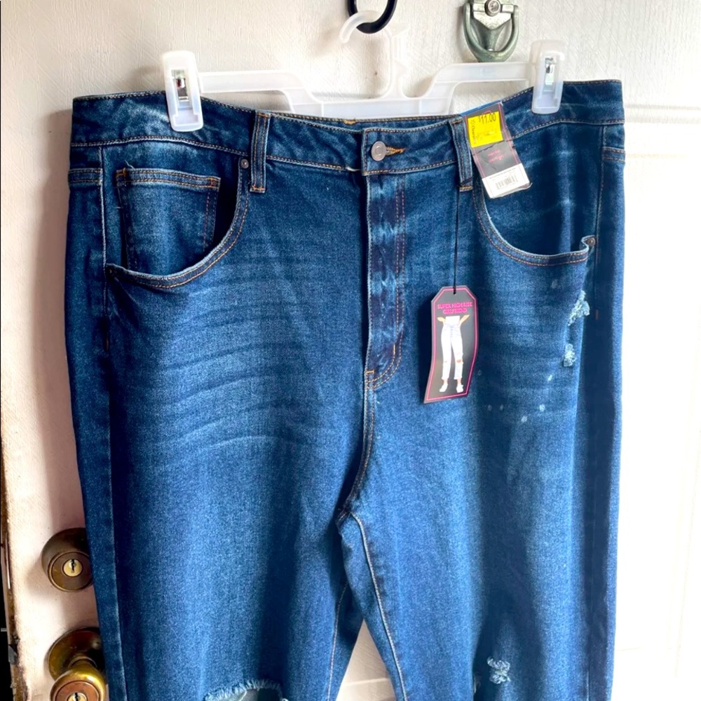 Super high rise girlfriend jeans NWT Sz 21 $ 9.00